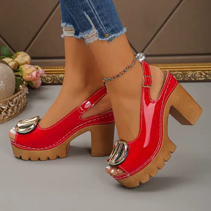 Sandales à plateforme sexy en cuir verni noir à talons épais pour femme, avec boucle métallique vintage et bout ouvert, à bride arrière