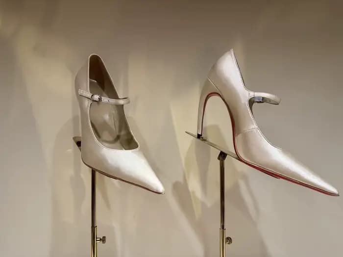 Sandales à talons aiguilles pointus en dentelle avec nœud pour femme