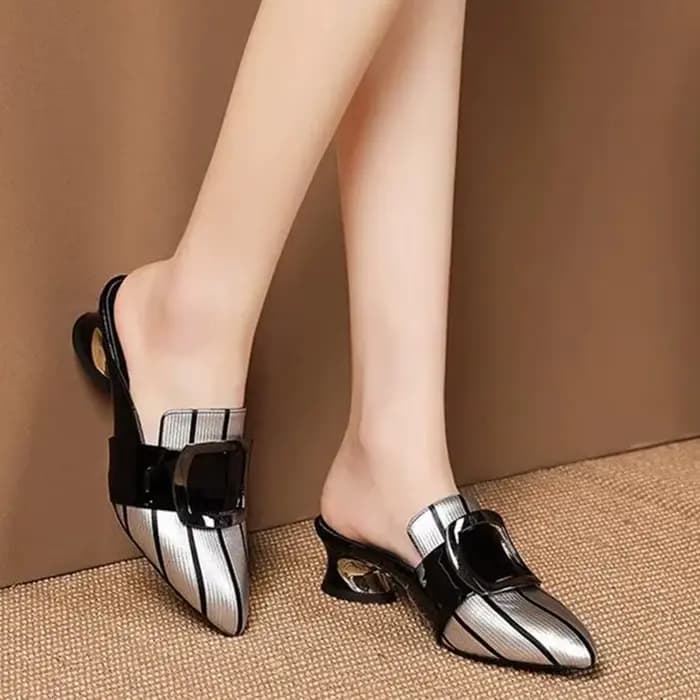 Escarpins à talons carrés argentés pour femmes