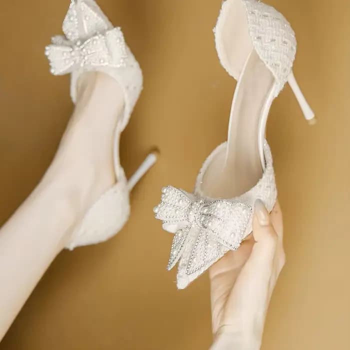 Escarpins à nœud papillon en perles blanches pour femmes