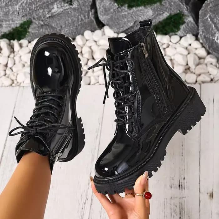 Bottines de moto à lacets en cuir verni pour femme
