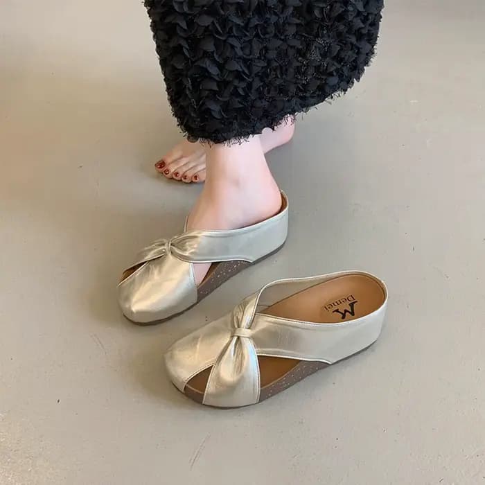 Sandales Compensées Métalliques Femmes Sabots à Plateforme Bout Fermé Mules avec Nœud Ajouré Pantoufles à Semelle Épaisse pour Été Plage Extérieur Chaussures Casual