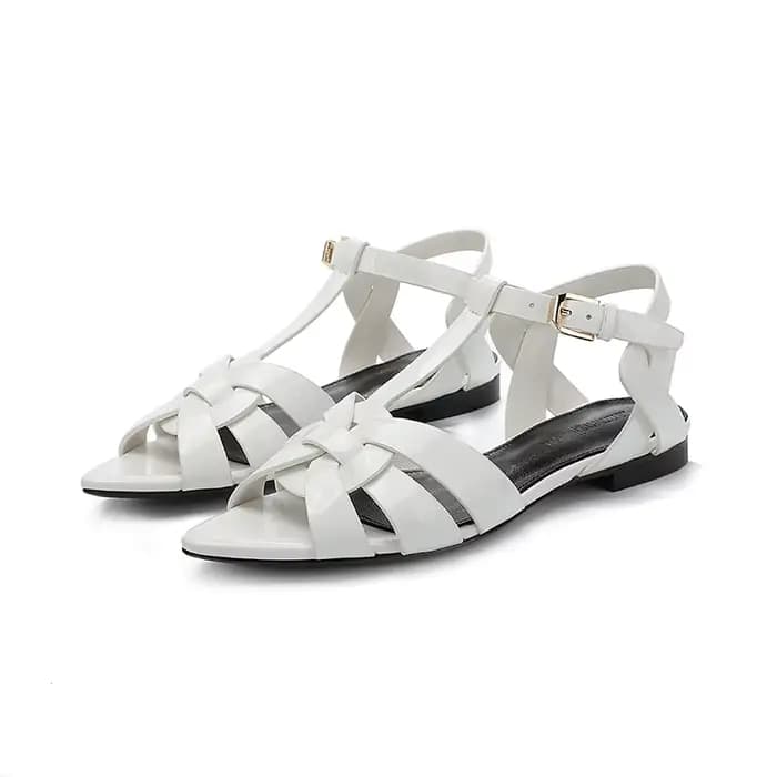 Sandales plates pointues et charmantes