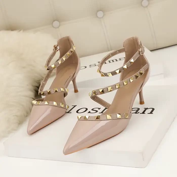 Bout pointu Stiletto mode dames talons hauts Rivets Sexy