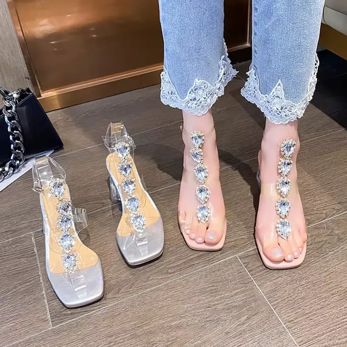 Sandales en plastique à talons bloc