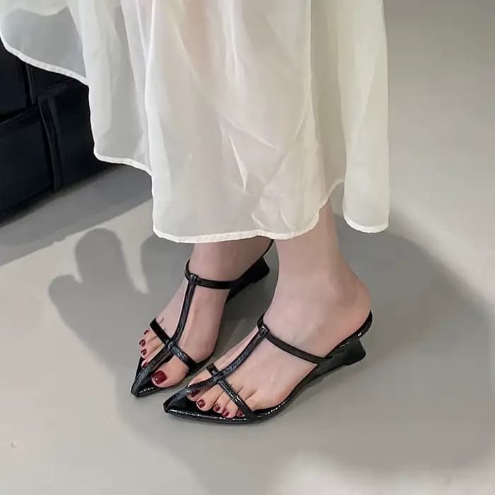 Nouvelles sandales compensées à bride en T pour femme