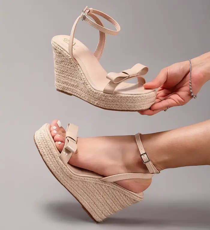 LIHUAMAO sandales à talons compensés Espadrilles chaussures pour femmes chaussures à talons hauts bride à la cheville sandales modernes plate-forme confort décontracté