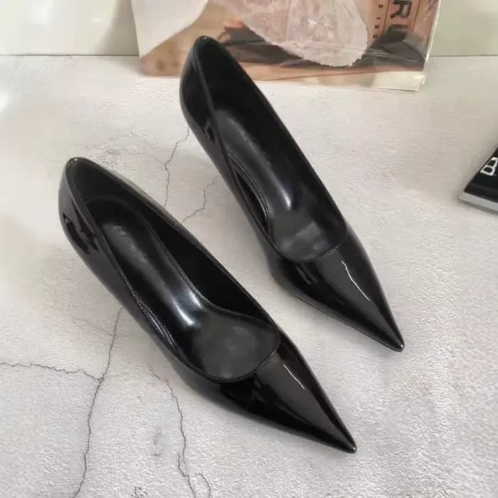 Nouvelles Escarpins Noirs 2025 pour Femme à Talon Fin et Bout Pointu – Élégance Polyvalente