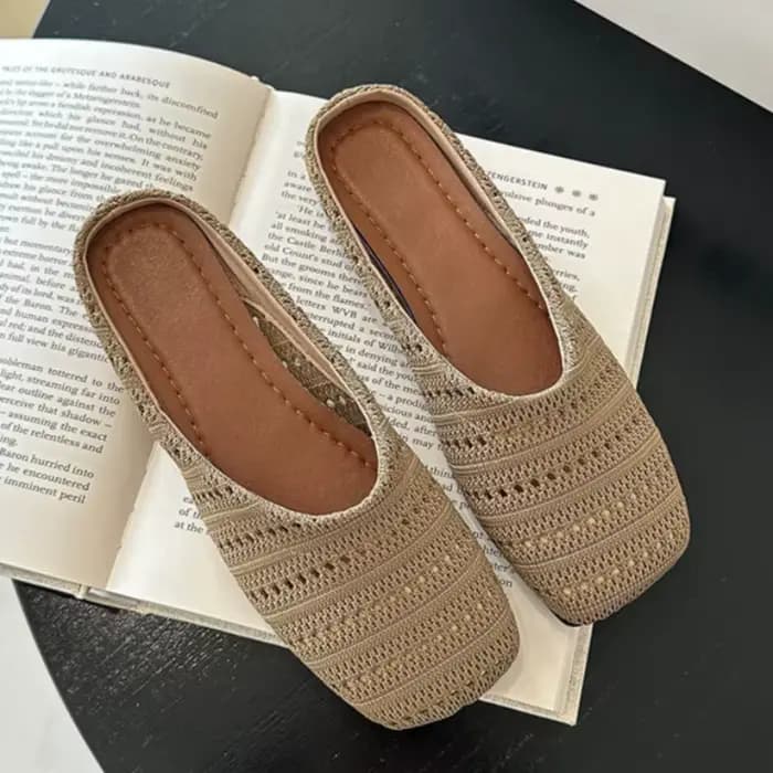 Mules plates tressées pour femmes