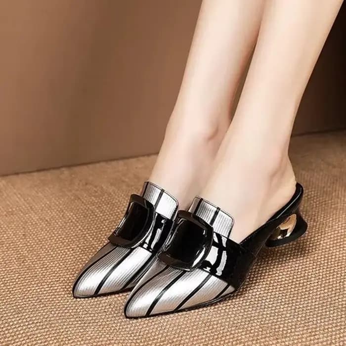 Escarpins à talons carrés argentés pour femmes