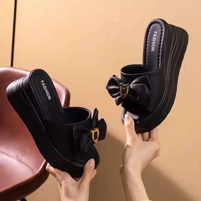 Chaussures compensées souples de luxe