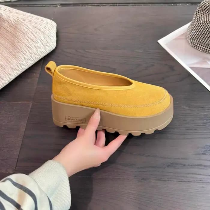 2025 Nouvelle plate-forme à la mode sandales plates femmes baskets chaussures mocassins décontractés tendance concepteur nouveau printemps daim confort marche
