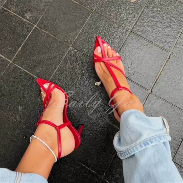 Sandales à bout pointu rouges pour femmes, à lanières, sexy, à talons aiguilles, en cuir, avec boucle, élégantes, pour soirée et robe de soirée