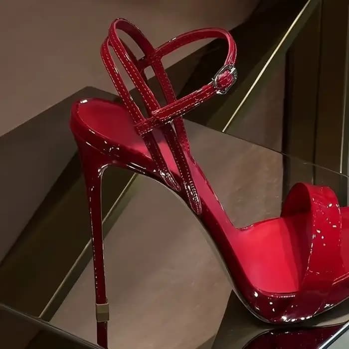Sandales à talons hauts rouges pour femmes