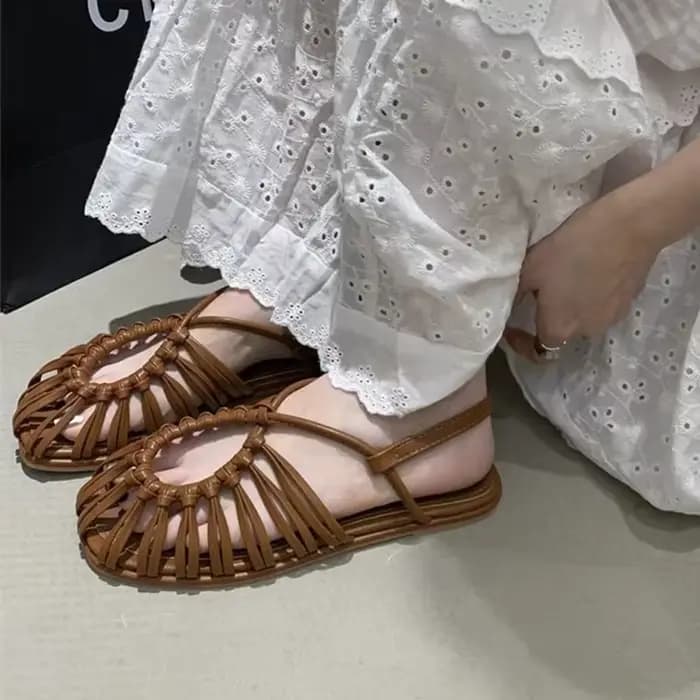Sandales marron ajourées à bout fermé pour femme, nouvelles chaussures de plage bohèmes à semelle souple pour l'été, sandales romaines tendance