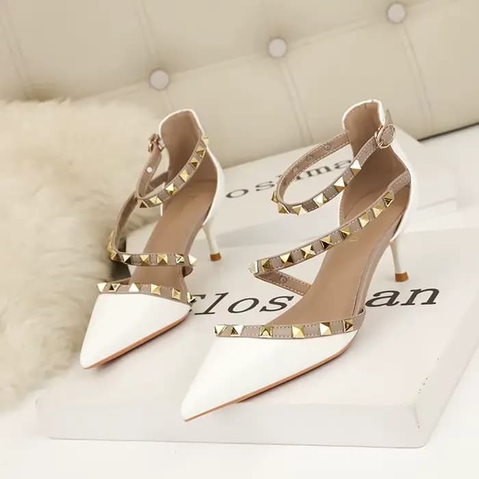 Bout pointu Stiletto mode dames talons hauts Rivets Sexy