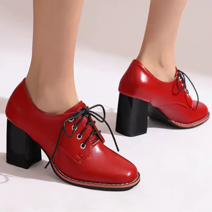 Chaussures à talons hauts rouges pour femmes
