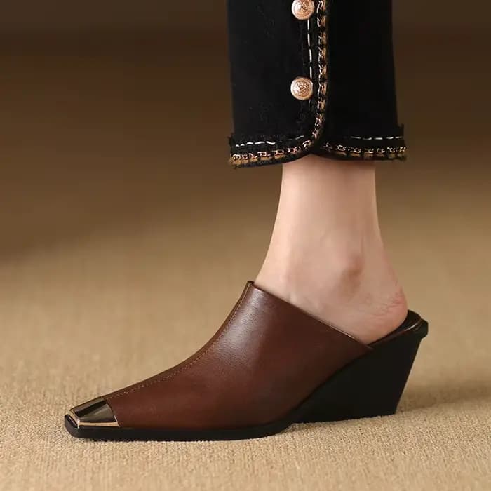 2025 nouvelles dames en cuir véritable tête en métal Mules mode Med talons épais été babouches femmes chaussures de bureau décontractées femme