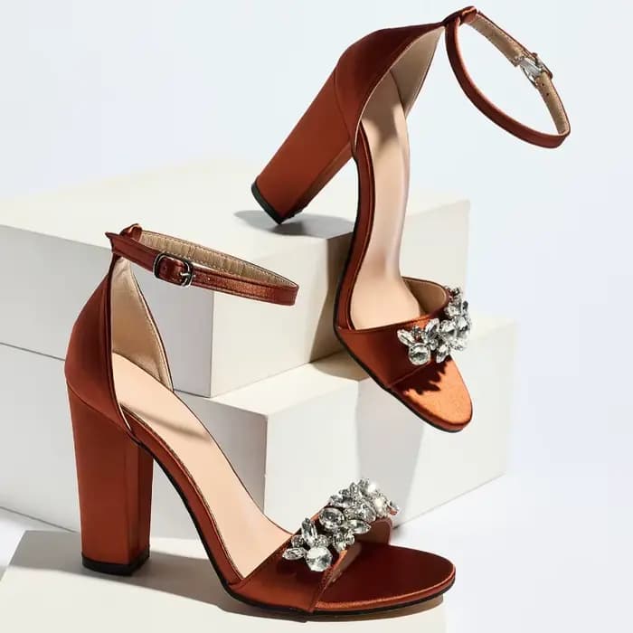 Sandales de luxe à talons hauts pour femmes, ornées de strass, en satin, chaussures de créateur à bout ouvert, avec boucle à la cheville, ajourées, élégantes pour banquets et soirées