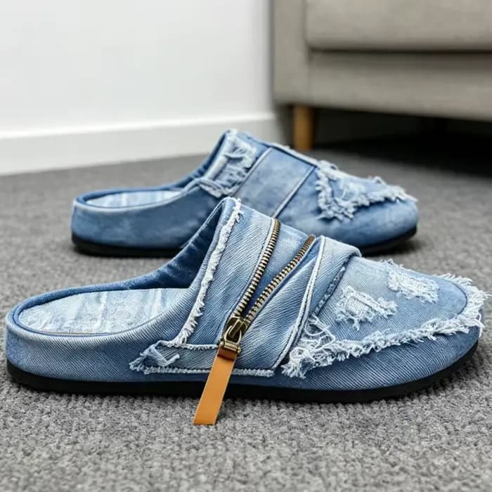Mules en denim bleu clair avec bords effilochés