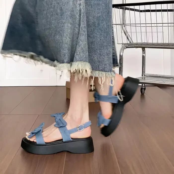 Chaussures pour femmes Bow été 2025 avec talons moyens sandales pour femme plate-forme compensée