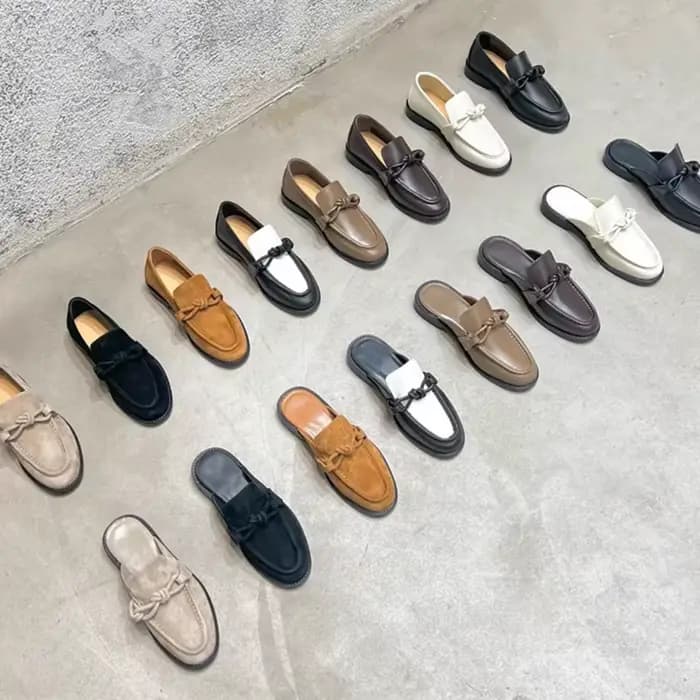 Mules en cuir véritable de haute qualité avec boucle métallique pour femmes