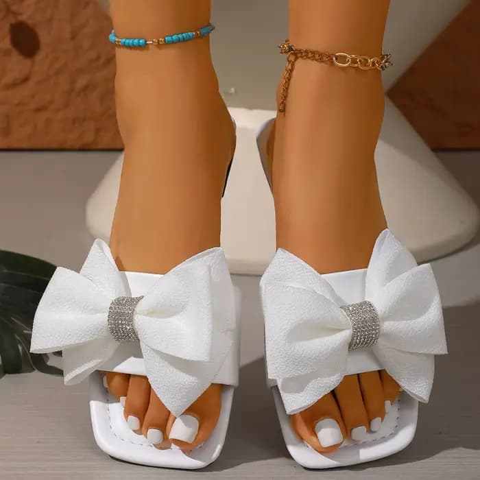 Sandales plates élégantes noires et blanches pour femme, avec nœud, semelles souples en cristal, bout carré, chaussures d'été confortables pour la plage