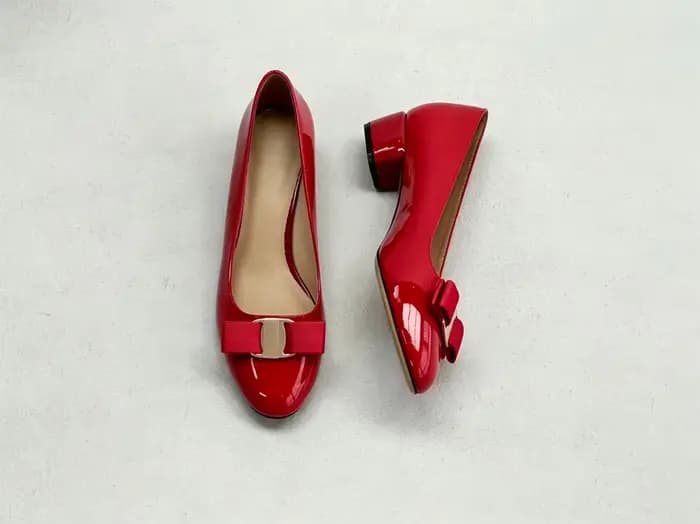 Escarpins en cuir pour femmes avec nœud