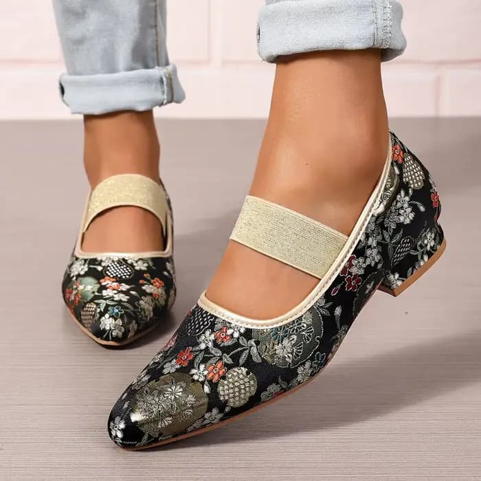 Chaussures à talons bas pour femmes