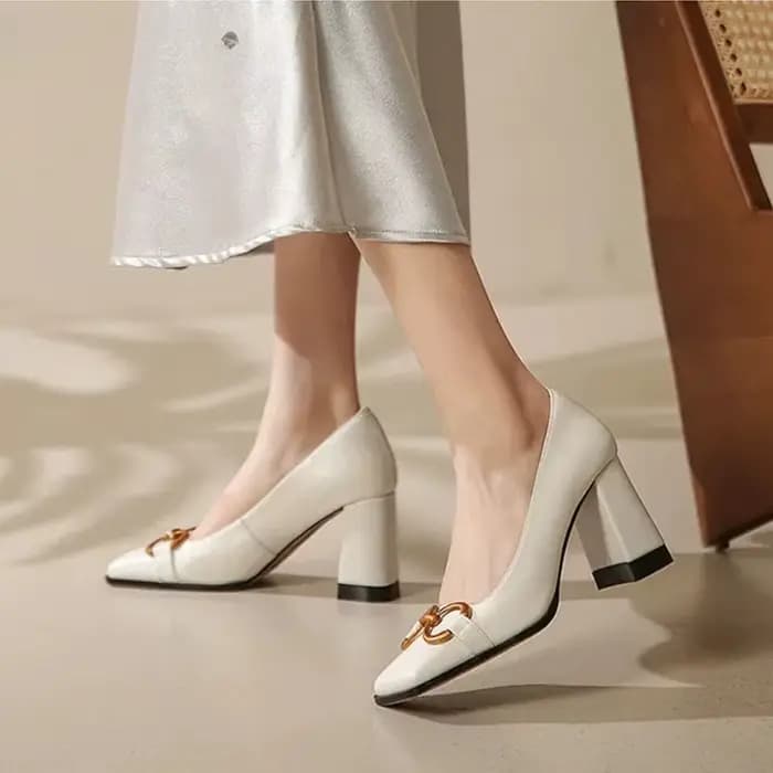 Escarpins en cuir verni pour femmes