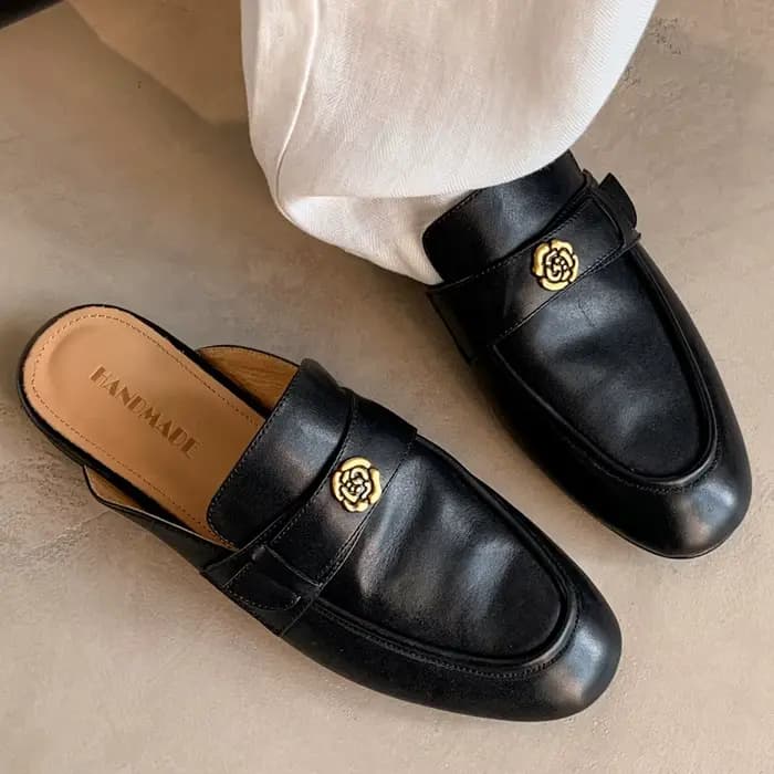Sandales plates à enfiler en cuir de vache pour femmes