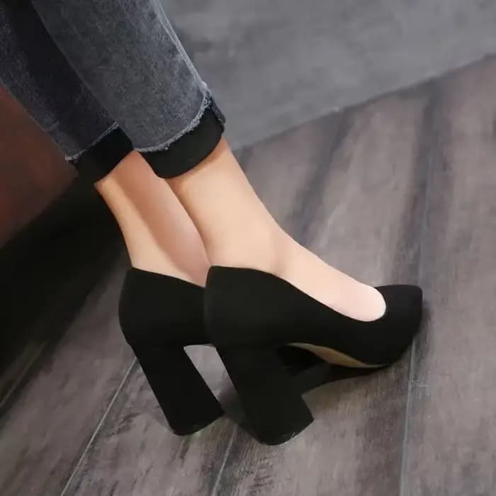 Chaussures en daim noir pour femmes