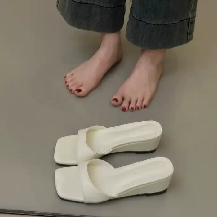 Sandales compensées à bout ouvert et pantoufles pour femmes