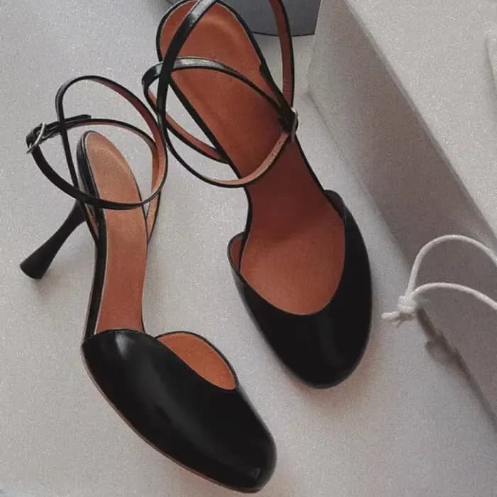Sandales Classiques Noires à Talons Aiguilles Peu Profonds