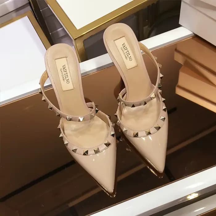 Sandales à talons pour femme, collection été 2026, mules de luxe à rivets en cuir verni, bout pointu, confortables, élégantes et décontractées