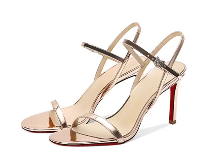 Nouvelles sandales à talons hauts de tempérament en cuir verni argenté pour femmes avec orteils exposés, talons fins et chaussures simples confortables