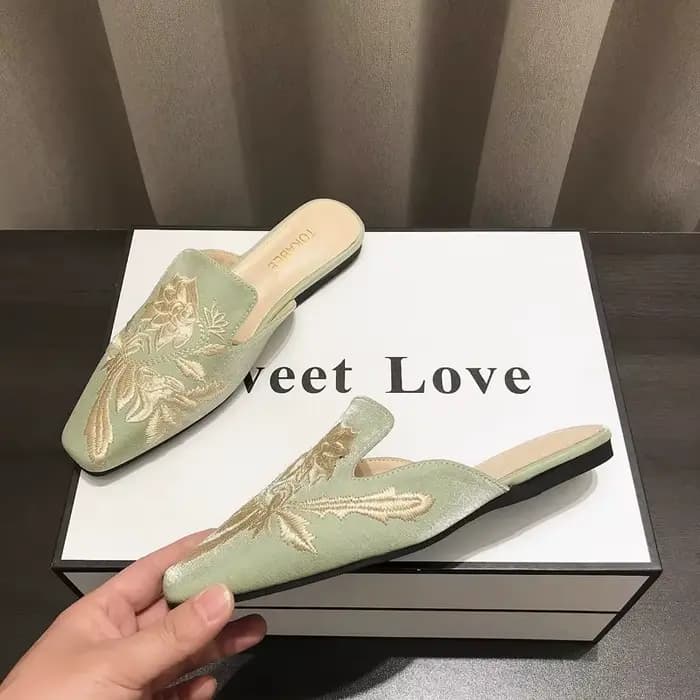 Mules pour femmes pantoufles chaussures d'été appartements rétro style chinois fleurs robe élégante sandales à talons bas diapositives de créateurs en ventes