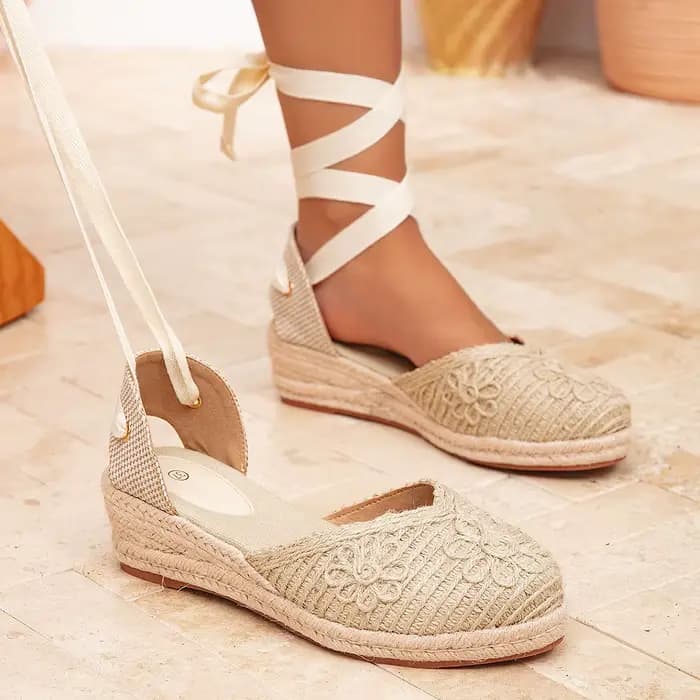 Espadrilles compensées pour femmes à bout fermé avec bride de cheville