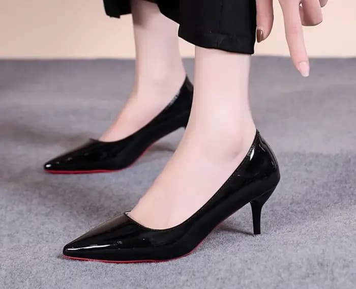 Escarpins classiques à talons hauts pour femmes
