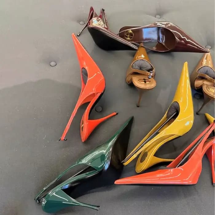 Nouvelles sandales sexy à bout pointu et talon aiguille pour femme