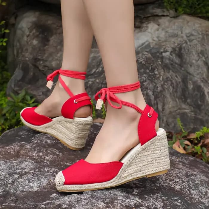 Sandales compensées pour femmes à enfiler, bout fermé, style espadrille, collection été 2026