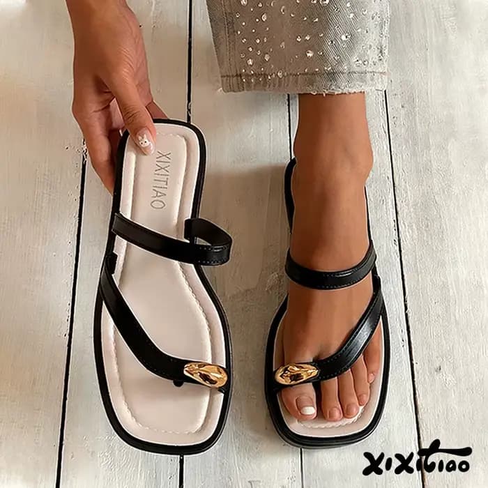 XIXITIAO Sandales plates pour femmes, style minimaliste français, à bout carré, couleur unie, polyvalentes, pour l'extérieur et la plage
