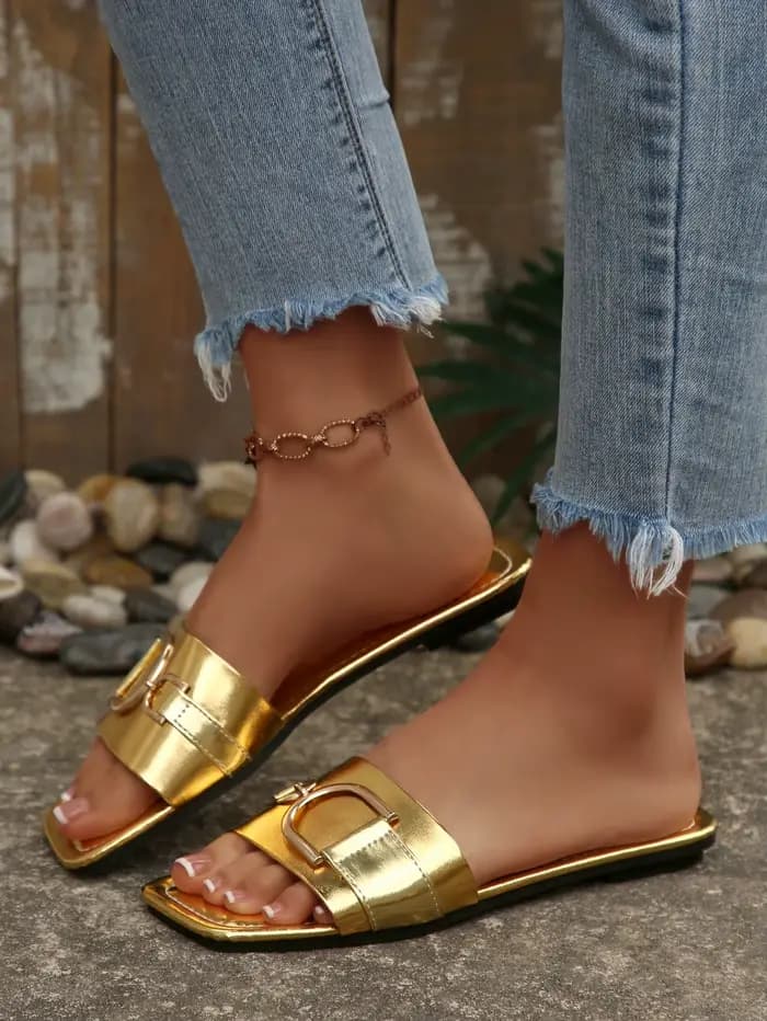 Nouvelles sandales d'été à la mode pour femmes