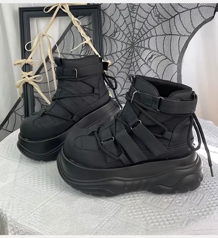 2025 Goth Dark Punk Rock Muffin femmes plate-forme chaussures noir mat cheville crochet et boucle bo