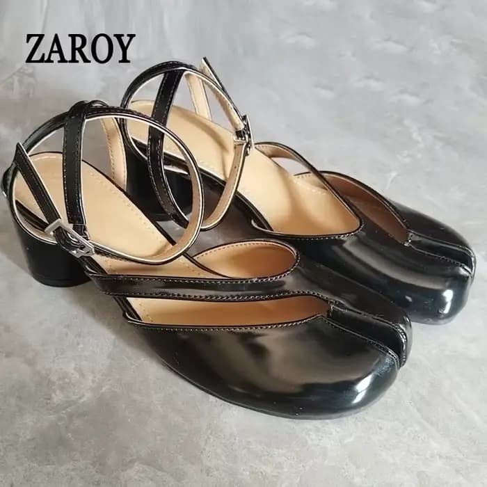 ZAROY Élégantes Sandales Tabi à bout fendu Mary Jane, Talons carrés hauts, Escarpins à bride croisée