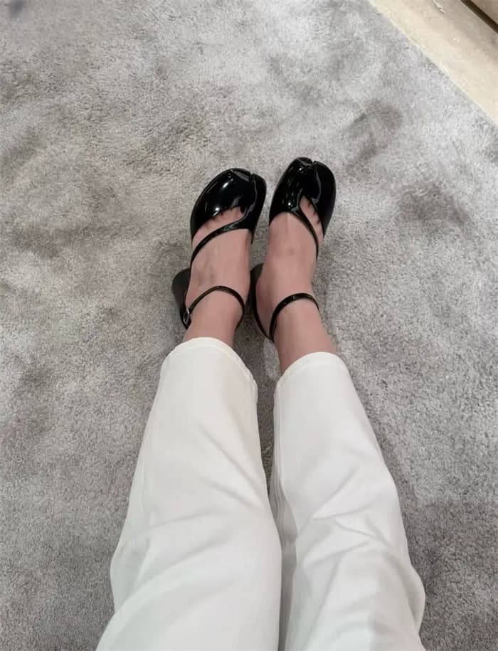 ZAROY Élégantes Sandales Tabi à bout fendu Mary Jane, Talons carrés hauts, Escarpins à bride croisée