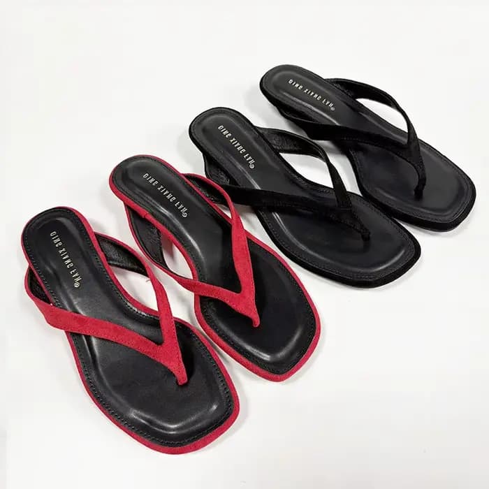 Nouvelles sandales compensées à talon bas pour femme – Tongs d'été tendance à bout ouvert – Chaussures de créateur