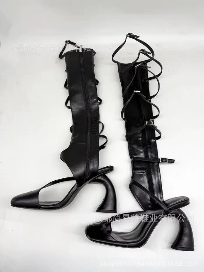 Sandales à talons hauts épaisses et originales, style été 2026 Europe et Amérique, bottes tendance à tube haut et bride fine, style défilé