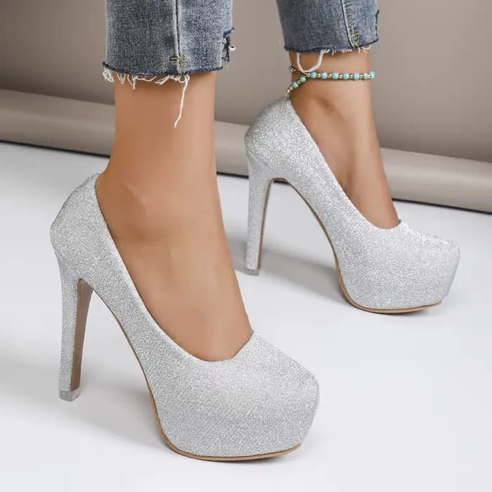 Escarpins à talons aiguilles pour femmes