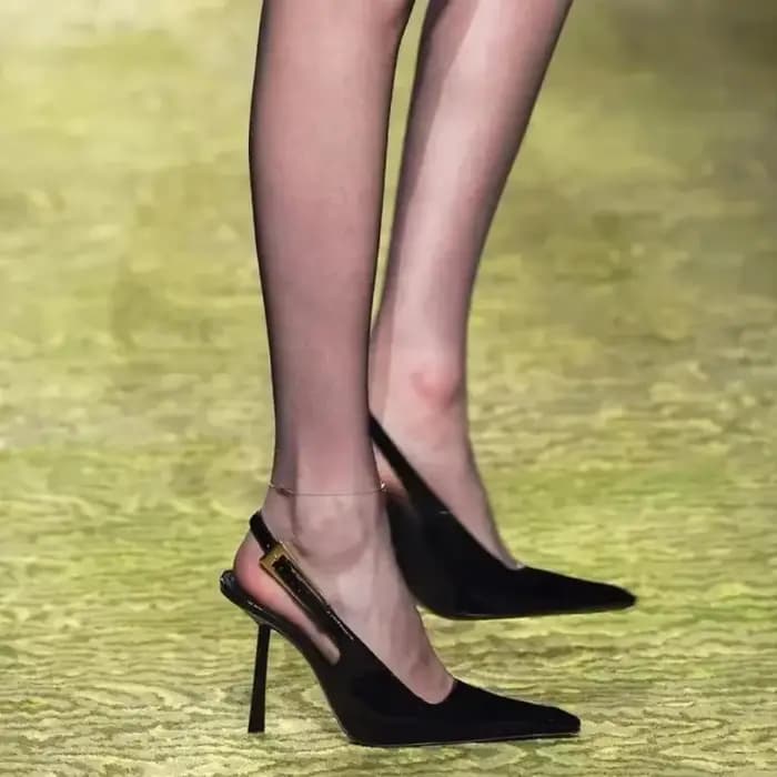 Escarpins à talons aiguilles pointus en cuir verni pour femmes